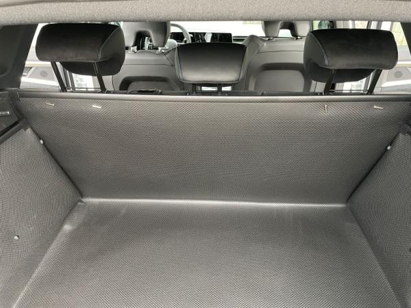 Renault Austral ein Kofferraumschutz wie ein Fels in der Brandung